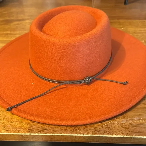 Rust telescope Hat - Picture 3 of 7